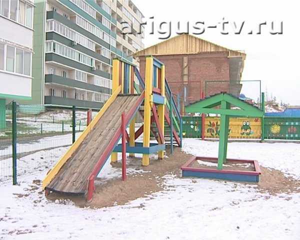 В Улан-Удэ проверят все детские площадки
