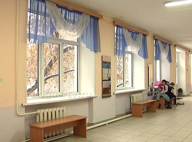В Улан-Удэ школьник, выпавший из окна, не помнит падения