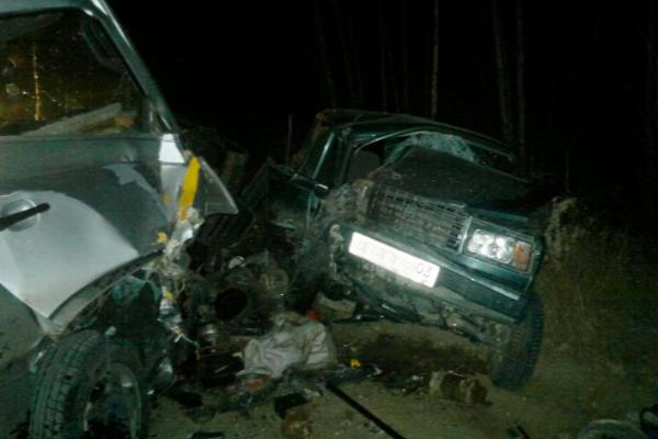 В Курумканском районе при лобовом столкновении двух машин погибла женщина 