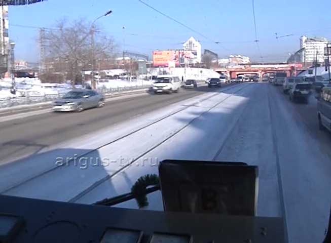 В Улан-Удэ, сошедший с рельсов, трамвай «закупорил» Элеватор 