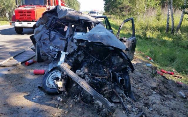 В Иркутской области в лобовом столкновении автомобилей погибла 28-летняя женщина