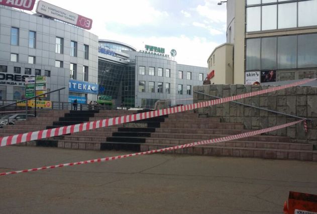 В центре Улан-Удэ оцепили торговый центр (ФОТО)