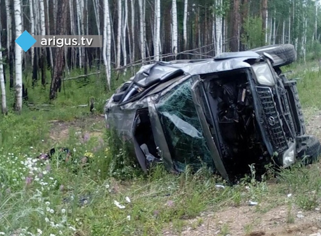 В Бурятии по пути на Байкал перевернулся автомобиль с детьми, есть погибшие