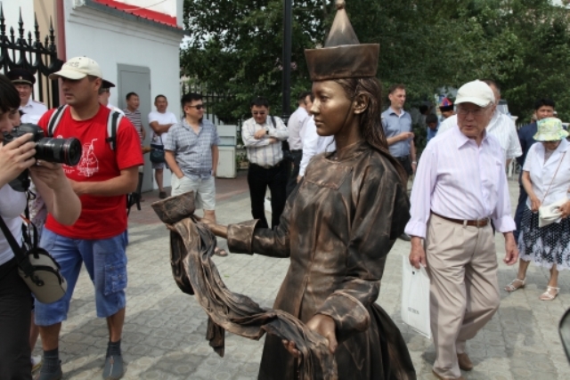 «Мать-Бурятия» и статуи Баторов оживут на улицах Москвы и Петербурга