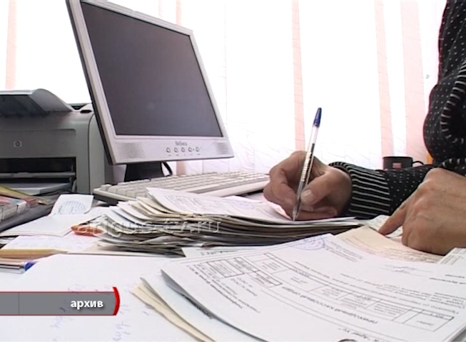 В Улан-Удэ сотрудник налоговой инспекции «урезала» зарплаты коллег в свою пользу