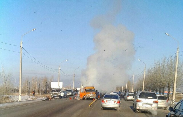В пригороде Улан-Удэ из-за ДТП загорелся микроавтобус, есть пострадавшие (ФОТО)