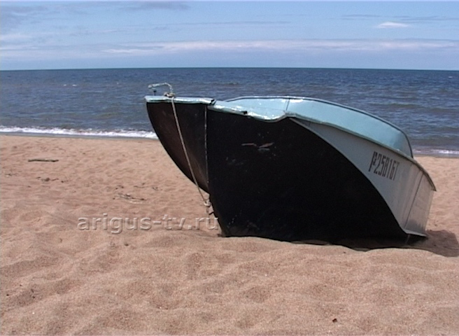 В Бурятии четверо рыбаков пропали на Байкале, один из них найден погибшим