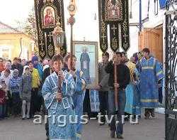 В Улан-Удэ впервые прошел крестный ход, посвященный началу учебного  года