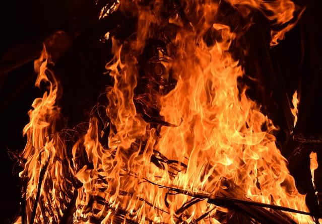 В Иркутской области сгорела деревня, без крова остались 435 человек