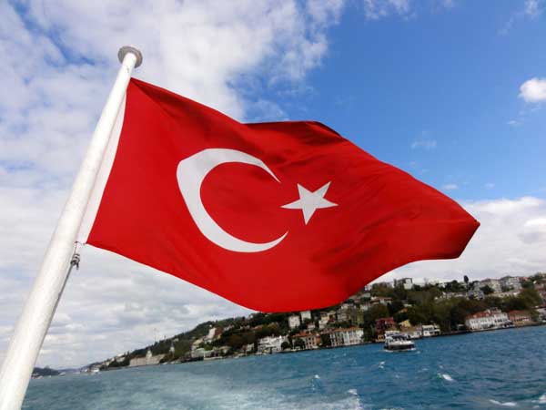 Россия снимает ограничения на отдых в Турции