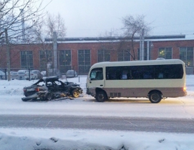 В Улан-Удэ 18-летний водитель без прав погиб при столкновении с автобусом