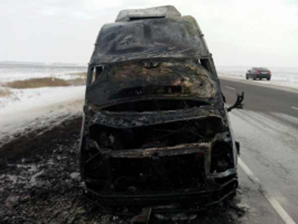 «Форд-Транзит» сгорел на Кижингинской трассе в Бурятии