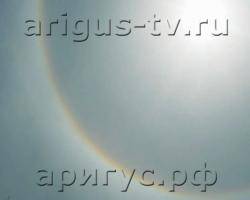 Яркие точки и белый полукруг. Необычное явление в небе над Улан-Удэ
