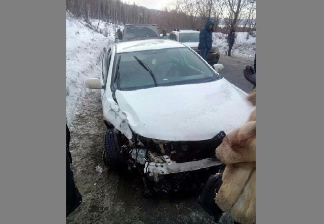 Очевидцы: Грузовик, столкнувшийся с микроавтобусом из Бурятии, объезжал стоявший на трассе автомобиль