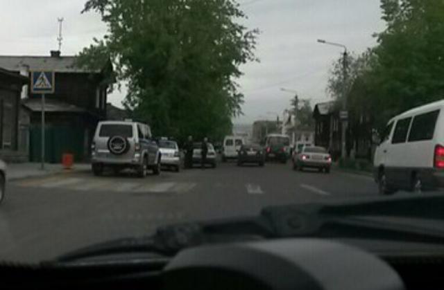 На дороги Улан-Удэ «массово» выставляют сотрудников полиции с автоматами