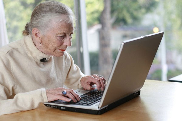 В Бурятии все больше пенсионеров осваивают компьютерные технологии