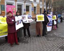В Улан-Удэ началась серия пикетов и митингов в защиту Далай Ламы XIV