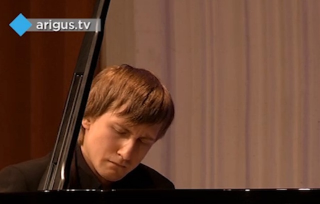 Пианист Дмитрий Маслеев из Улан-Удэ рассказал о своём пути к всемирной славе