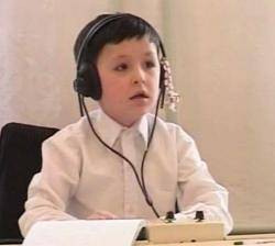 К 2012 году всем  российским детям, страдающим глухотой, попытаются восстановить слух