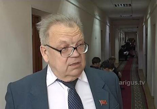 Алексей Тиваненко продолжает оспаривать легитимность скандальных выборов в Горсовет