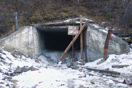 В одной из заброшенных шахт в Закаменске погиб мужчина