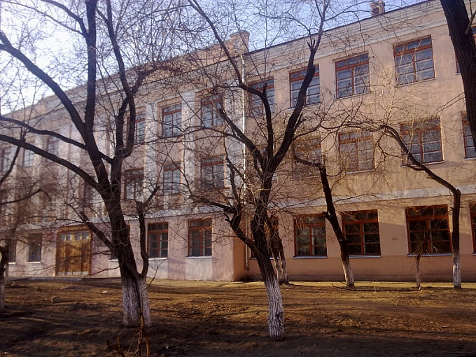 Власти Улан-Удэ планируют провести конструктивный диалог с учителями и родителями учеников школы №2