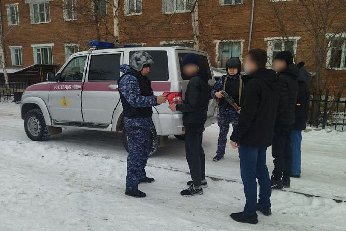 В Улан-Удэ студент колледжа опустошил кредитку друга отца